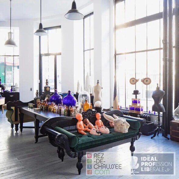 Immeuble residentiel dans Paris à vendre - Photo intérieure – Image 2 sur 5