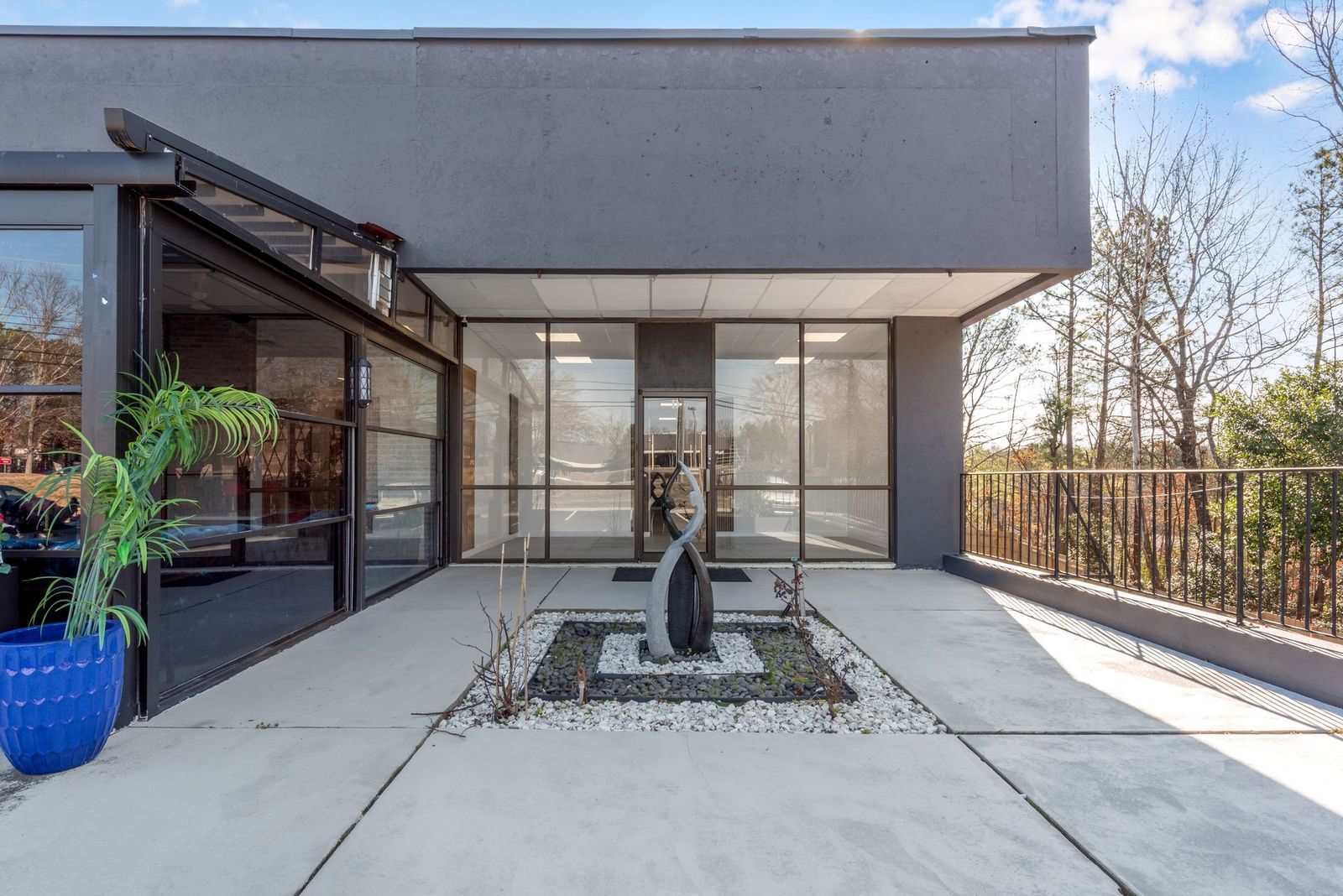 7855 Roswell Rd, Sandy Springs, GA à louer Photo principale– Image 1 sur 17