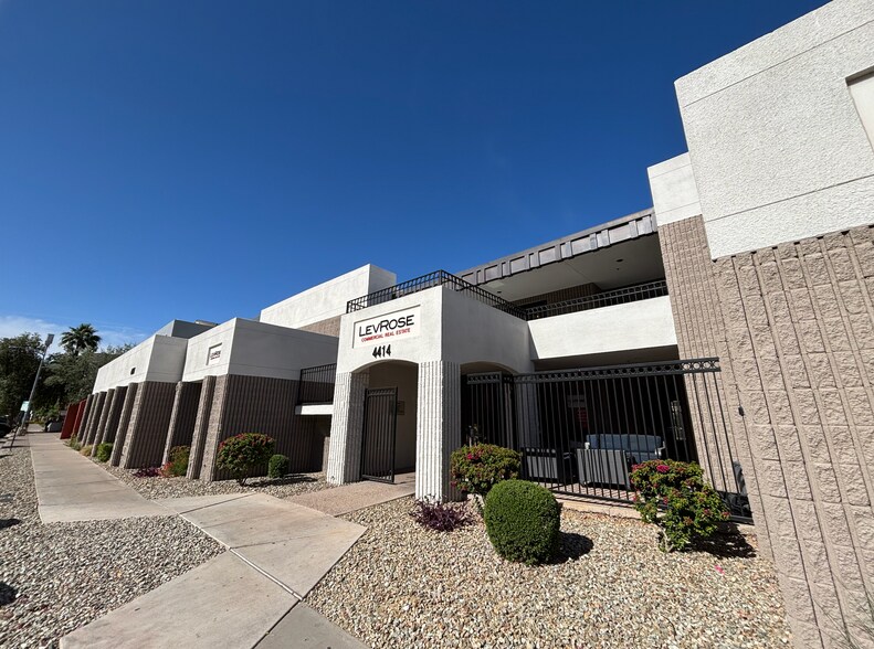 4414 N Civic Center Plz, Scottsdale, AZ à louer - Photo de l’immeuble – Image 2 sur 5