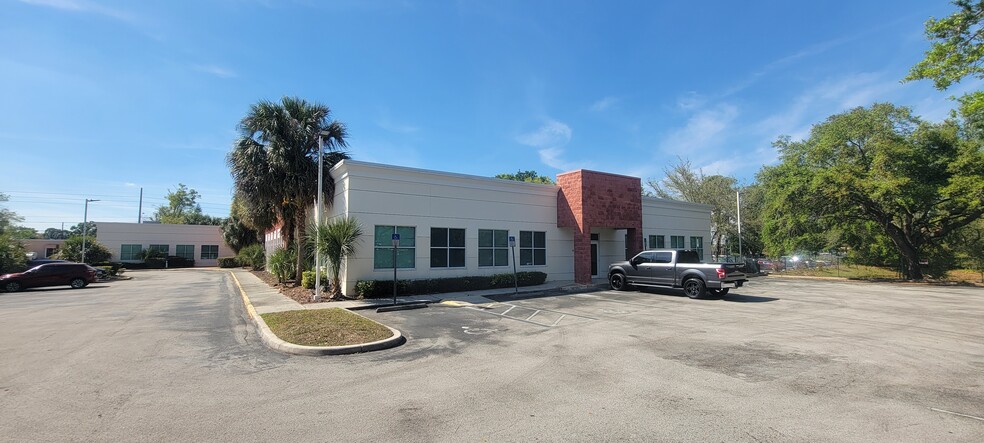 1277 N Semoran Blvd, Orlando, FL à louer - Photo de l’immeuble – Image 1 sur 8