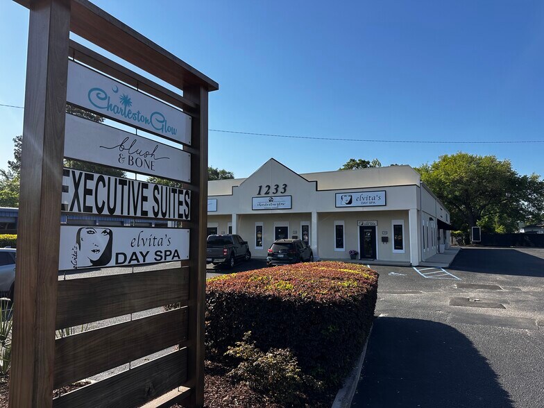 1233 Ben Sawyer Blvd, Mount Pleasant, SC à louer - Photo de l’immeuble – Image 2 sur 8