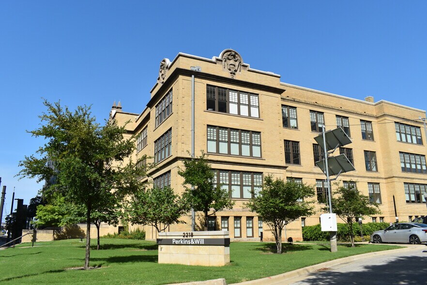 2218 Bryan St, Dallas, TX à louer - Photo de l’immeuble – Image 3 sur 17