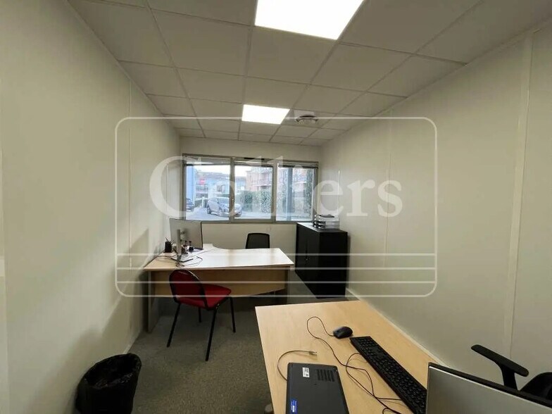 350 Avenue Du Club Hippique, Aix-en-Provence à louer - Photo de l’immeuble – Image 3 sur 11