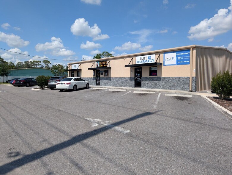 7011 N Manhattan Ave, Tampa, FL à vendre - Photo de l’immeuble – Image 2 sur 7