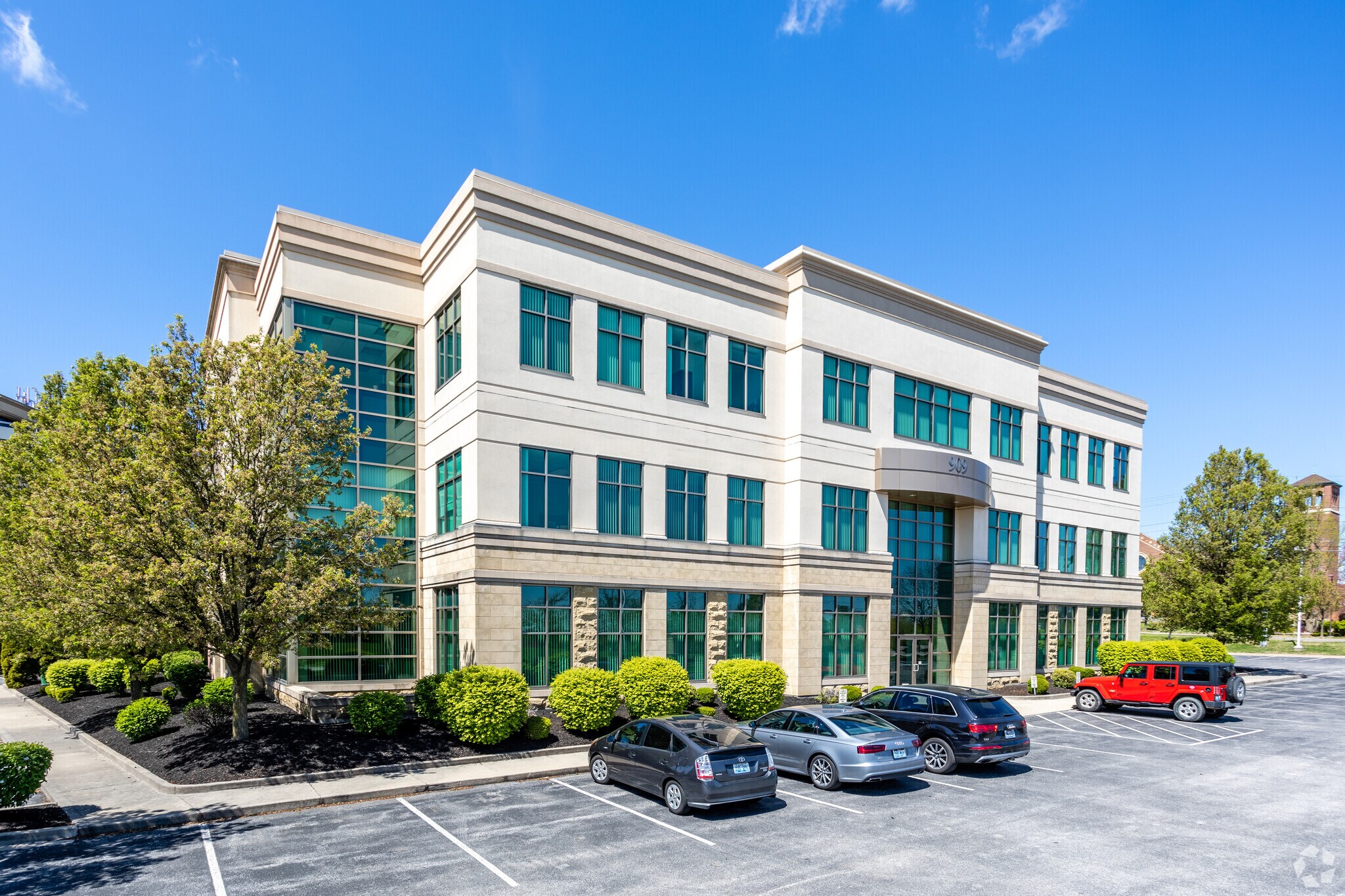809 Wrightsummit Pkwy, Ft Wright, KY à louer Photo principale– Image 1 sur 5