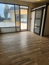 1110 W Kettleman Ln, Lodi, CA à louer Photo de l’immeuble– Image 1 sur 6