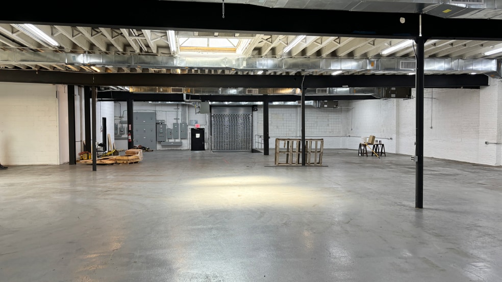 115-117 Banker St, Brooklyn, NY à louer - Photo intérieure – Image 2 sur 4