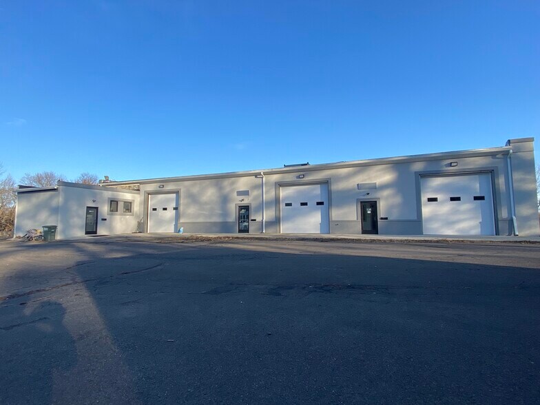 550 Davisville Rd, Warminster Township, PA à louer - Photo de l’immeuble – Image 1 sur 9
