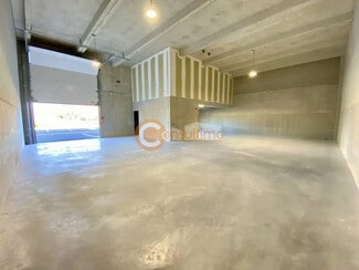 Plus de détails pour Local d'activités à louer