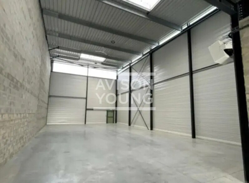 Local d’activités dans Stains à louer - Photo intérieure – Image 2 sur 4