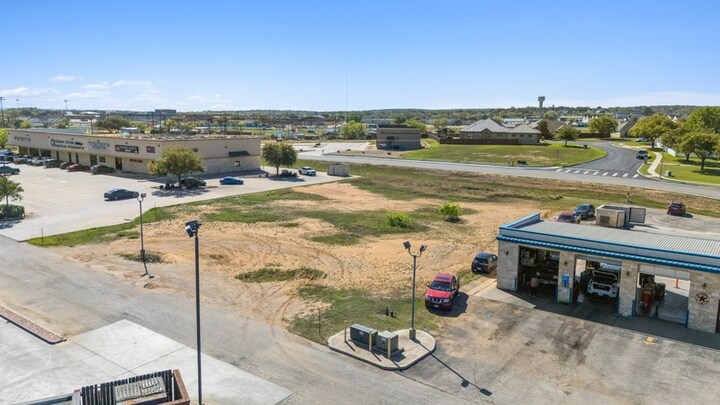 13867 US Highway 87 W, La Vernia, TX à vendre - Photo de l’immeuble – Image 2 sur 5