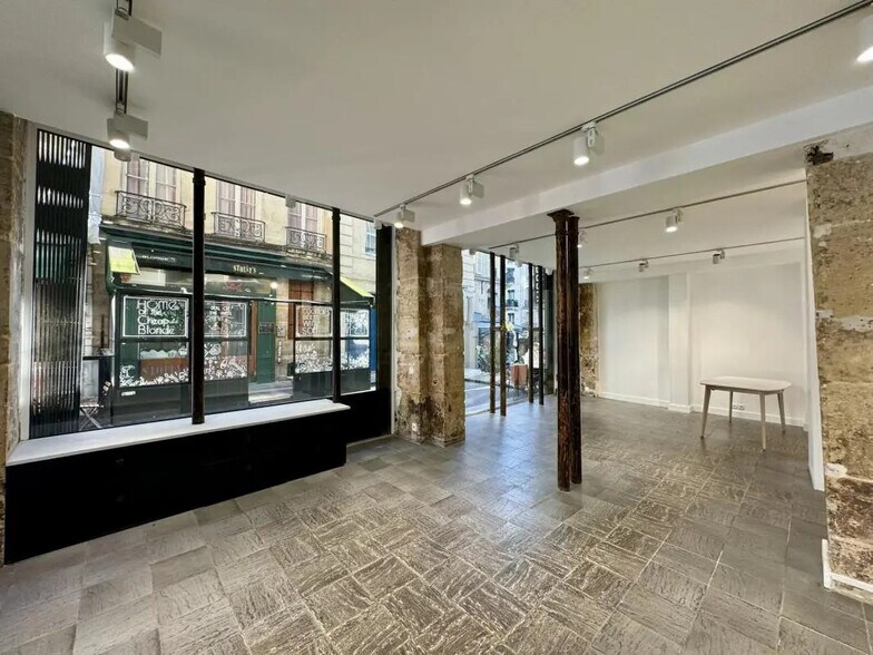 Local commercial dans Paris à louer - Photo de l’immeuble – Image 1 sur 3