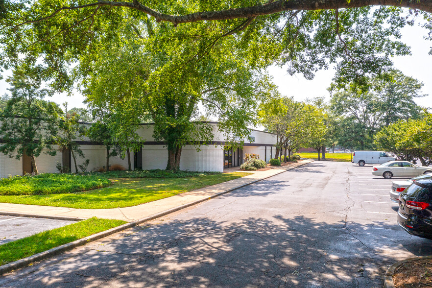 5500 Oakbrook Pky, Norcross, GA à louer - Photo de l’immeuble – Image 2 sur 4