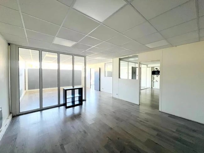 Plus de détails pour Bureau à louer