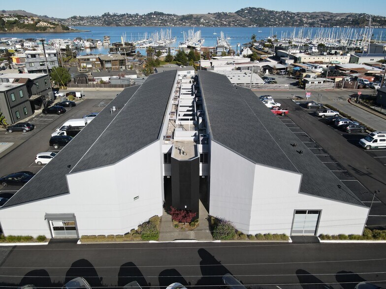 200 Gate Five Rd, Sausalito, CA à louer - Photo de l’immeuble – Image 2 sur 10