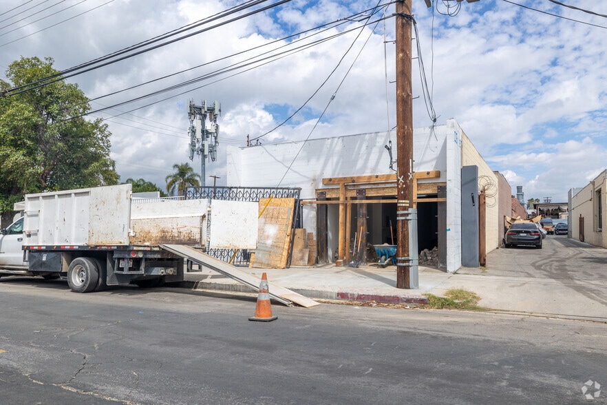 18419-18421 1/2, Reseda, CA à louer - Photo de l’immeuble – Image 3 sur 4
