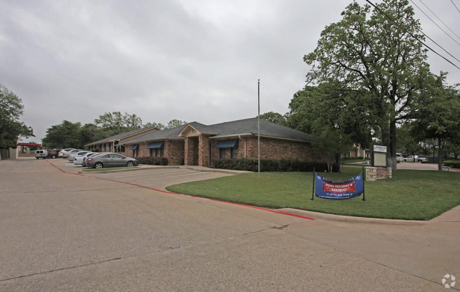 4601 Hawkins Cemetery Rd, Arlington, TX à louer - Photo principale – Image 1 sur 4