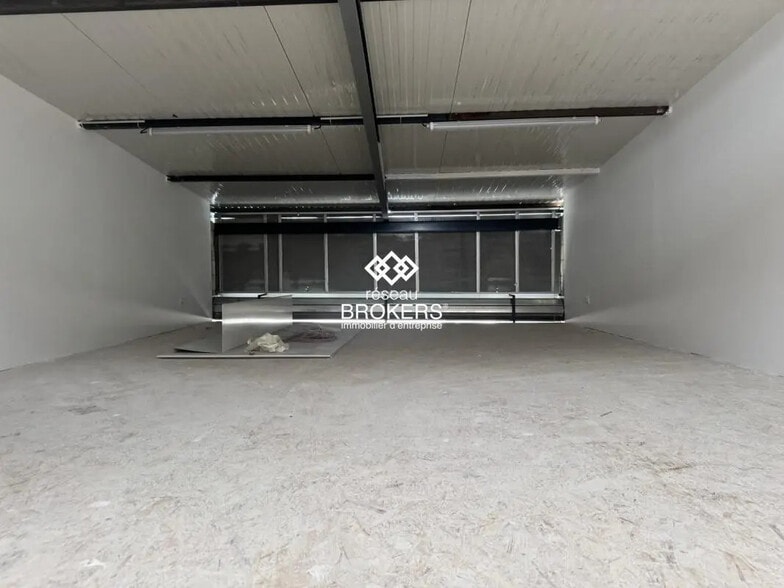 Local commercial dans Aubervilliers à louer - Photo intérieure – Image 2 sur 3