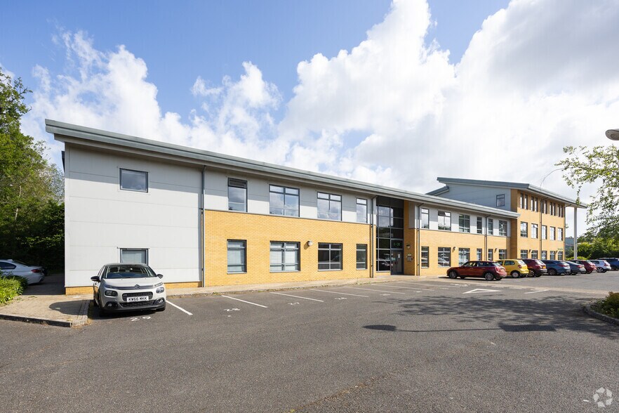 Metcalf Way, Crawley à louer - Photo de l’immeuble – Image 3 sur 3