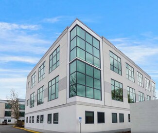 Plus de détails pour 625 Mount Auburn St, Cambridge, MA - Bureau à louer