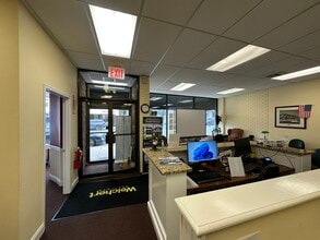 2092 Boston Post rd, Larchmont, NY à louer Photo intérieure– Image 2 sur 11