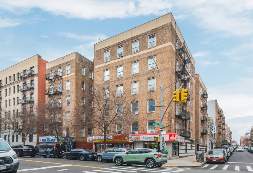 550 W 174th St, New York, NY à vendre - Photo de l’immeuble – Image 3 sur 5