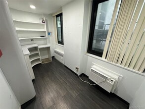 711A-711D Seagirt Ave, Far Rockaway, NY à louer Photo intérieure– Image 1 sur 1