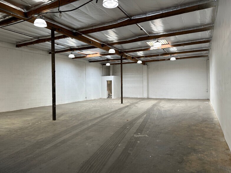 18754 Parthenia St, Northridge, CA à louer - Photo de l’immeuble – Image 3 sur 5