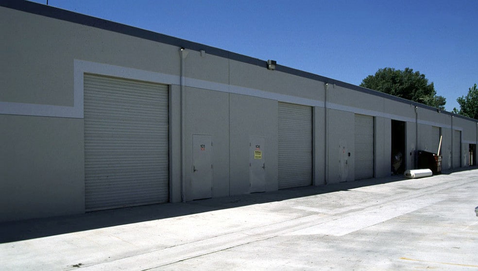 16735-16745 Saticoy St, Van Nuys, CA à louer - Autre – Image 2 sur 11