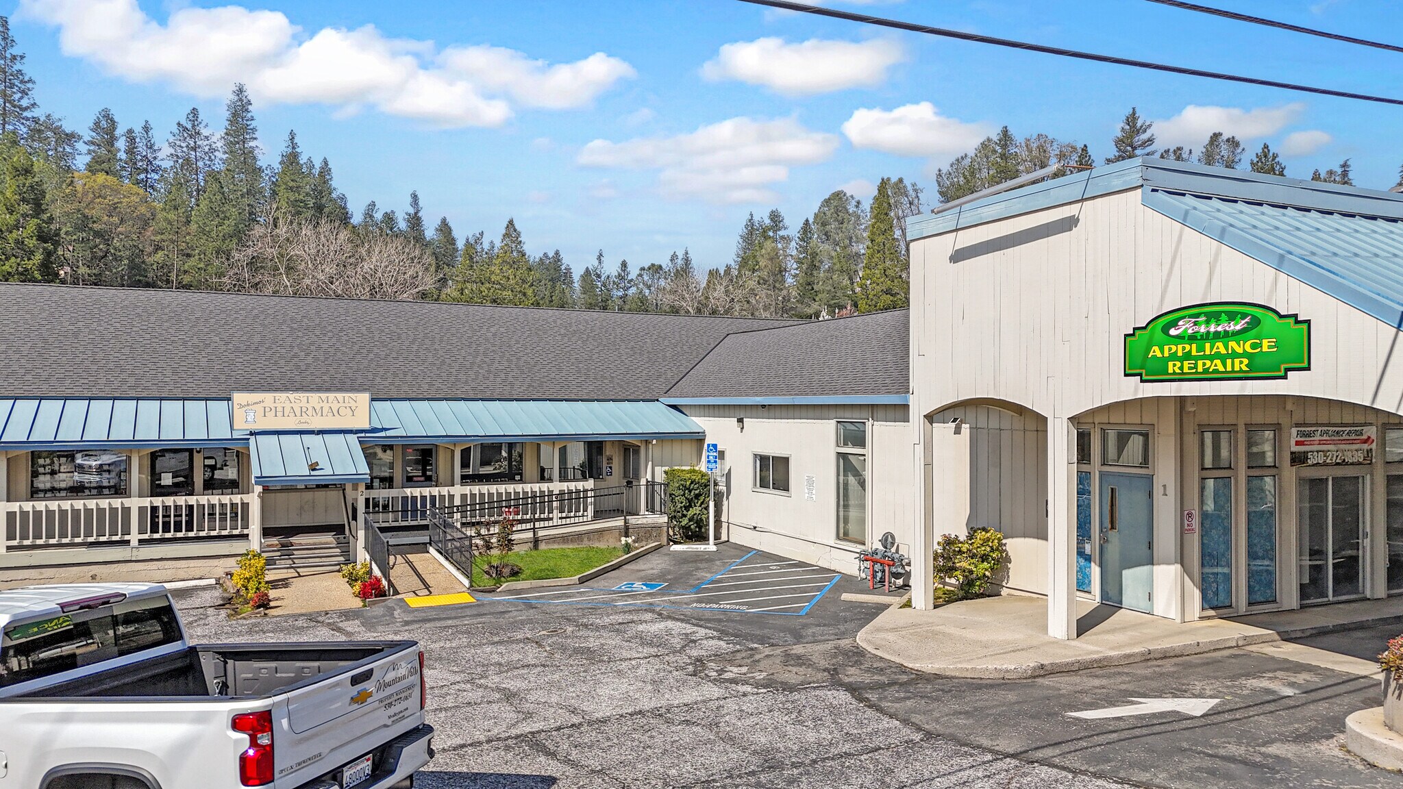 640 E Main St, Grass Valley, CA à vendre Photo principale– Image 1 sur 25