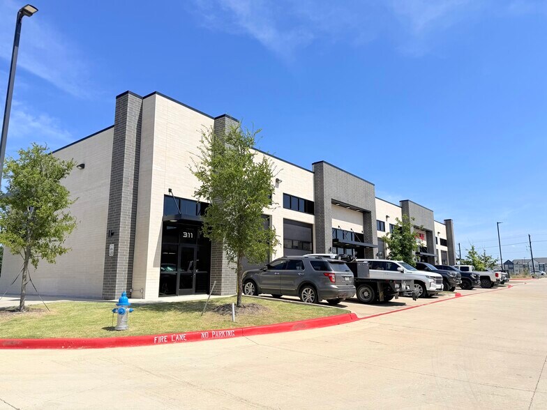 8400 W University Dr, McKinney, TX à louer - Photo de l’immeuble – Image 3 sur 17