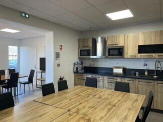 Plus de détails pour Bureau, Industriel/Logistique à louer