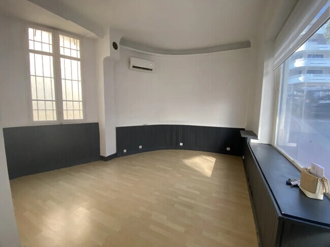 Plus de détails pour 4 Ancien Chemin Des Vallergues, Cannes - Local commercial à louer