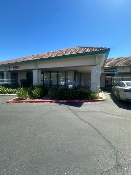 9527-9529 Folsom Blvd, Sacramento, CA à louer - Photo de l’immeuble – Image 1 sur 8