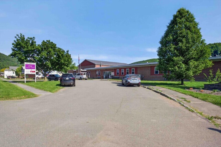 301 E Main St, Knoxville, PA à louer - Photo de l’immeuble – Image 1 sur 16