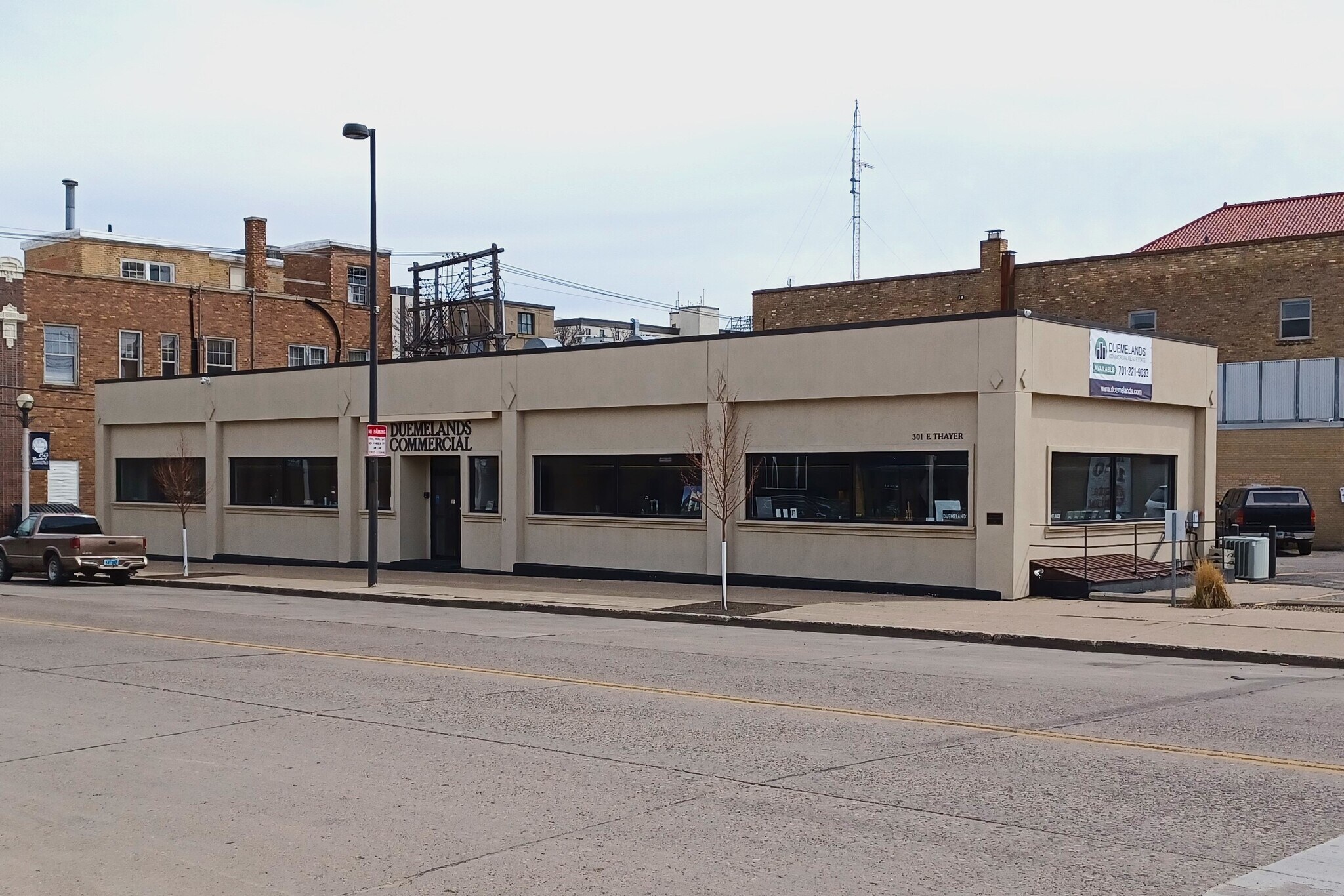 301 E Thayer Ave, Bismarck, ND à louer Photo principale– Image 1 sur 5
