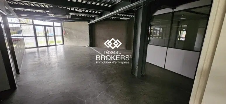 Local commercial dans COURNON-D'AUVERGNE à louer - Photo intérieure – Image 2 sur 11