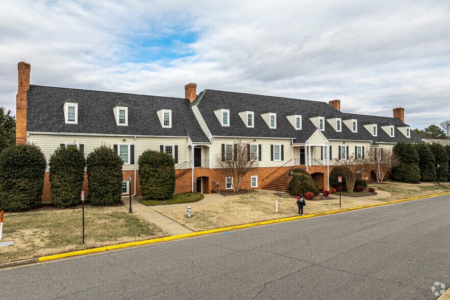 2500 Pocoshock Pl, Richmond, VA à vendre - Photo principale – Image 1 sur 34