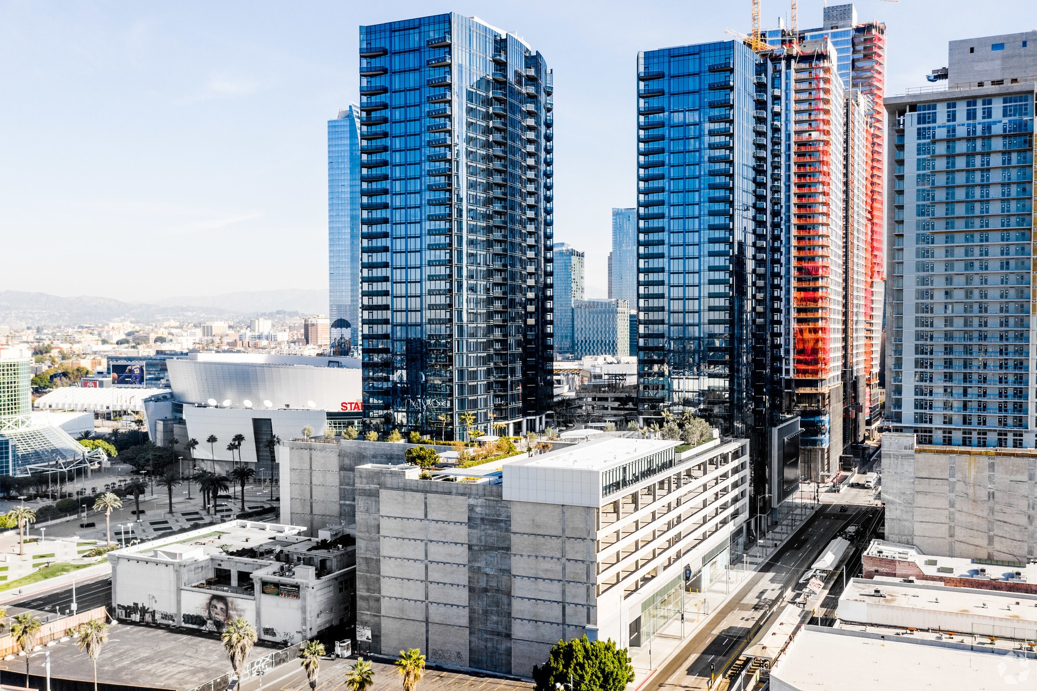 1200 S Figueroa St, Los Angeles, CA à louer Photo principale– Image 1 sur 101