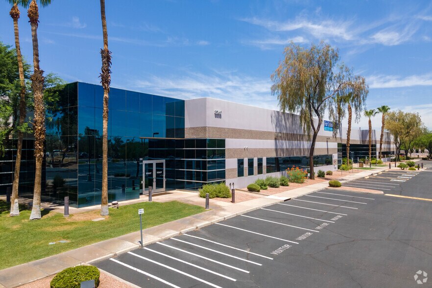 8260 S Hardy Dr, Tempe, AZ à louer - Photo de l’immeuble – Image 3 sur 8