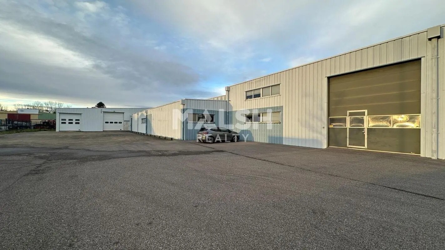 Local d'activités dans Saint-André-de-Corcy à vendre Photo de l’immeuble– Image 1 sur 11