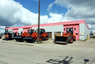 Plus de détails pour 7912 Yellowhead Trl NW, Edmonton, AB - Industriel/Logistique à louer