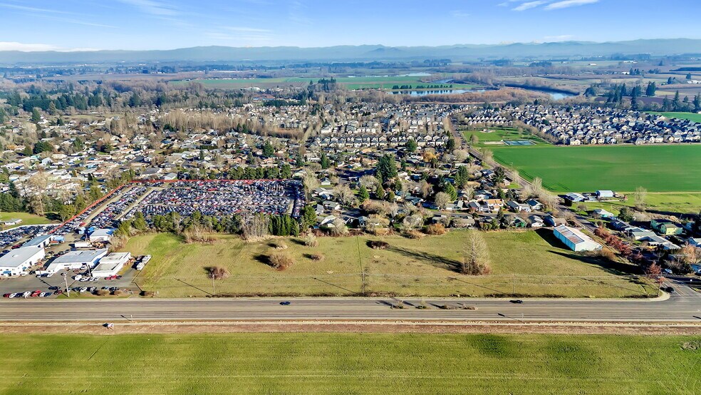 3355 SE 3rd St, Corvallis, OR à vendre - Photo de l’immeuble – Image 2 sur 18