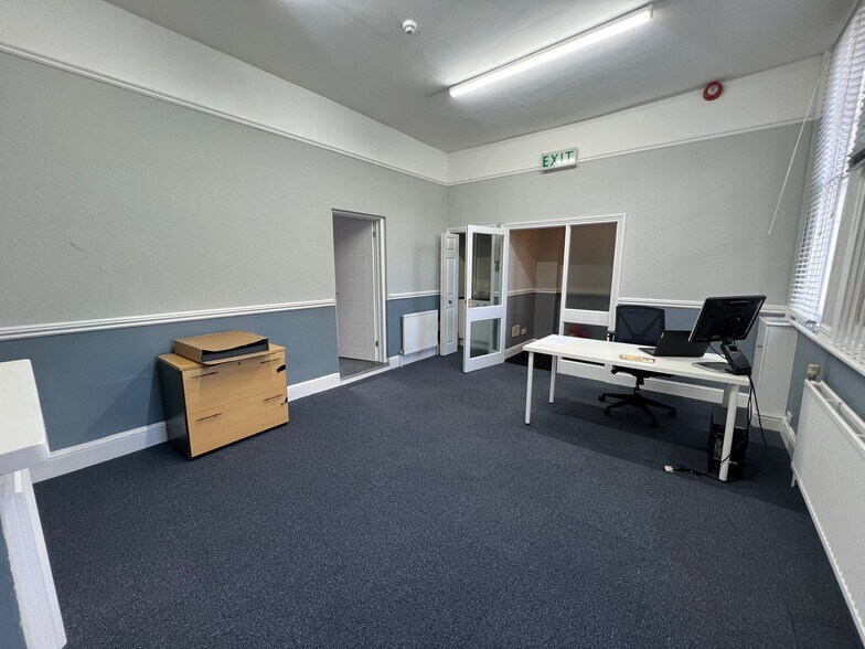 30 Mill St, Bedford à louer - Photo de l’immeuble – Image 3 sur 4