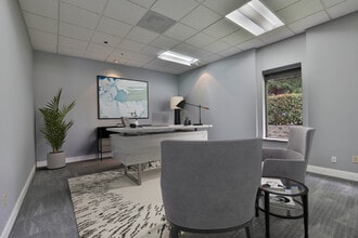 1160 Mountain View Alviso Rd, Sunnyvale, CA à louer Photo de l’immeuble– Image 1 sur 6