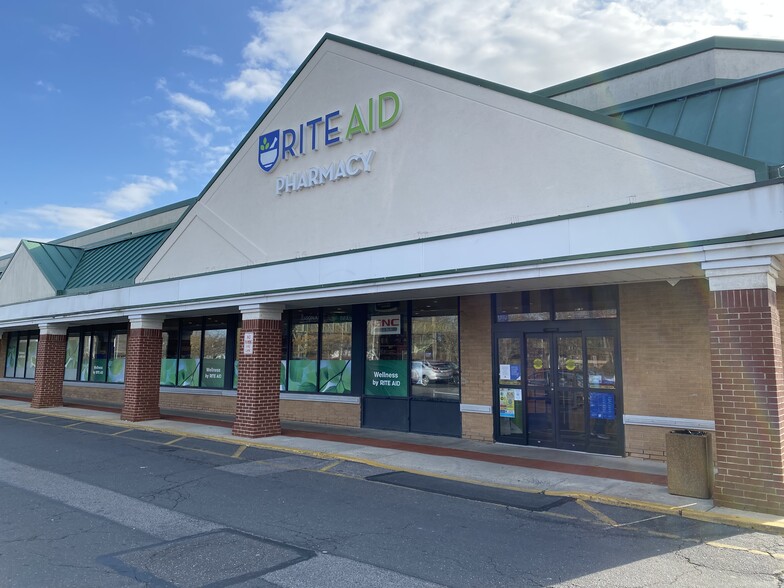 478 Union Blvd, West Islip, NY à louer - Photo de l’immeuble – Image 3 sur 5