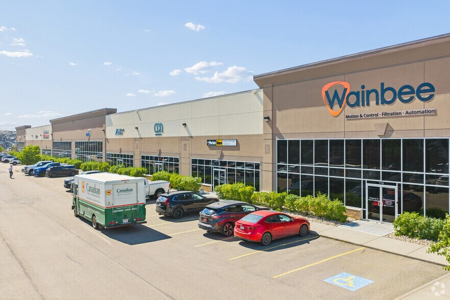 7115 68 Av NW, Edmonton, AB à louer - Photo principale – Image 2 sur 13