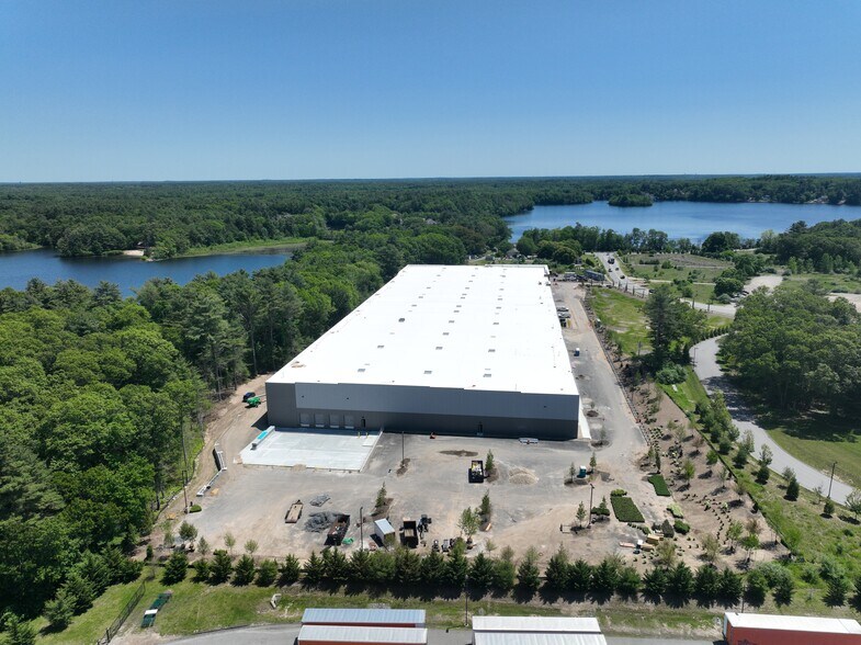 55 Dever Dr, Taunton, MA à louer - Photo de l’immeuble – Image 3 sur 9