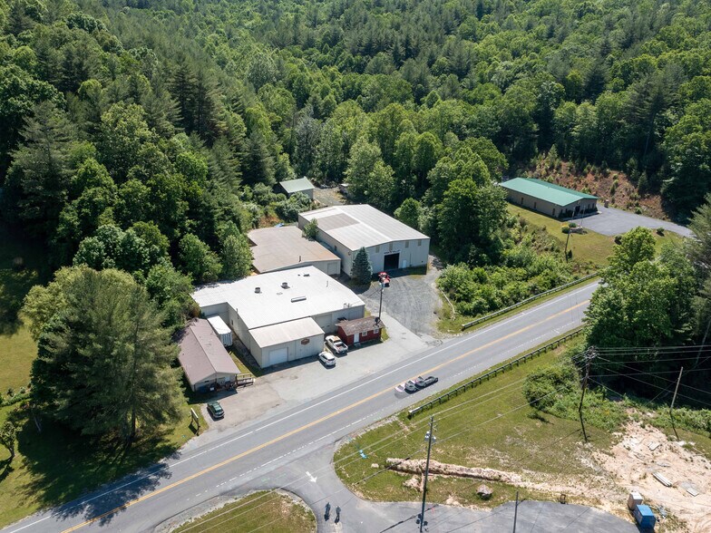 6573 NC-226, Spruce Pine, NC à vendre - Aérien – Image 3 sur 4