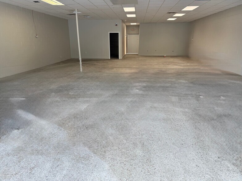 6508-6516 W Jackson St, Pensacola, FL à louer - Photo de l’immeuble – Image 3 sur 11